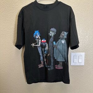 Gorillas H&M shirt size XS